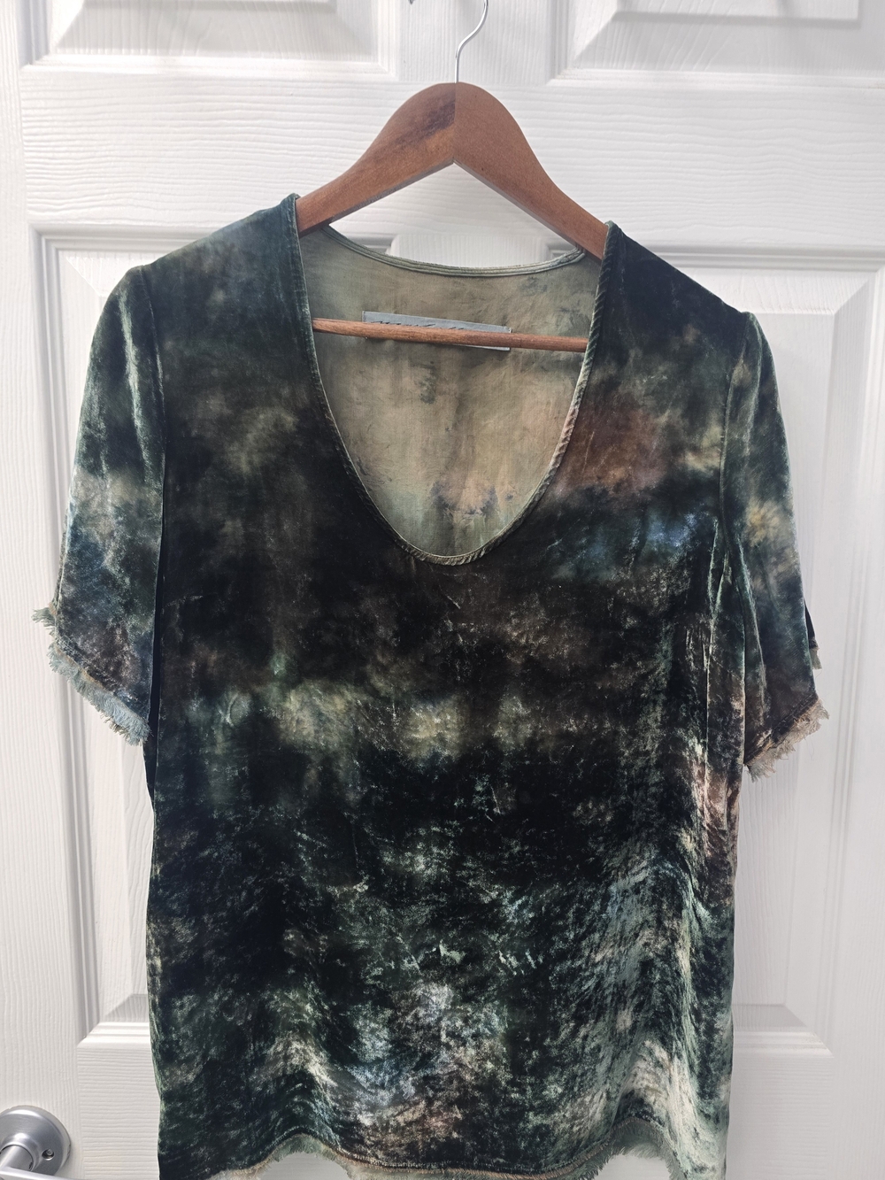 STUNNING!! Raquel Allegra Velvet Tie-Dye Short Sleeve Top in Forest